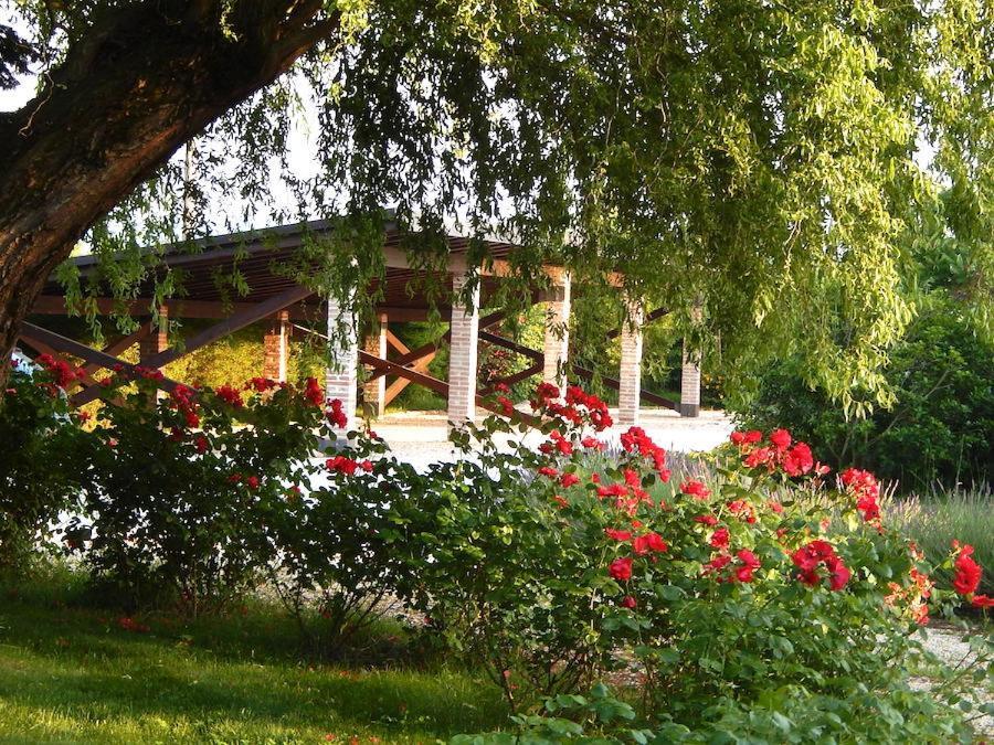 Locanda Del Toro Calderara di Reno Bagian luar foto