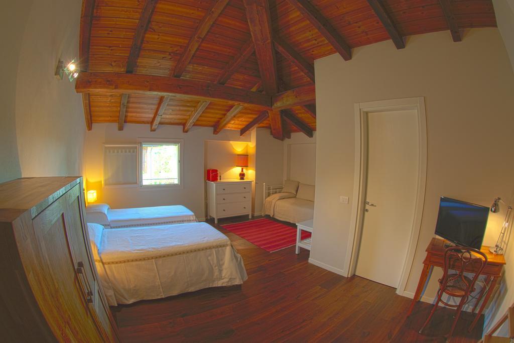Locanda Del Toro Calderara di Reno Bagian luar foto