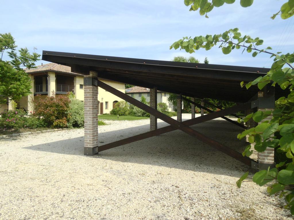 Locanda Del Toro Calderara di Reno Bagian luar foto