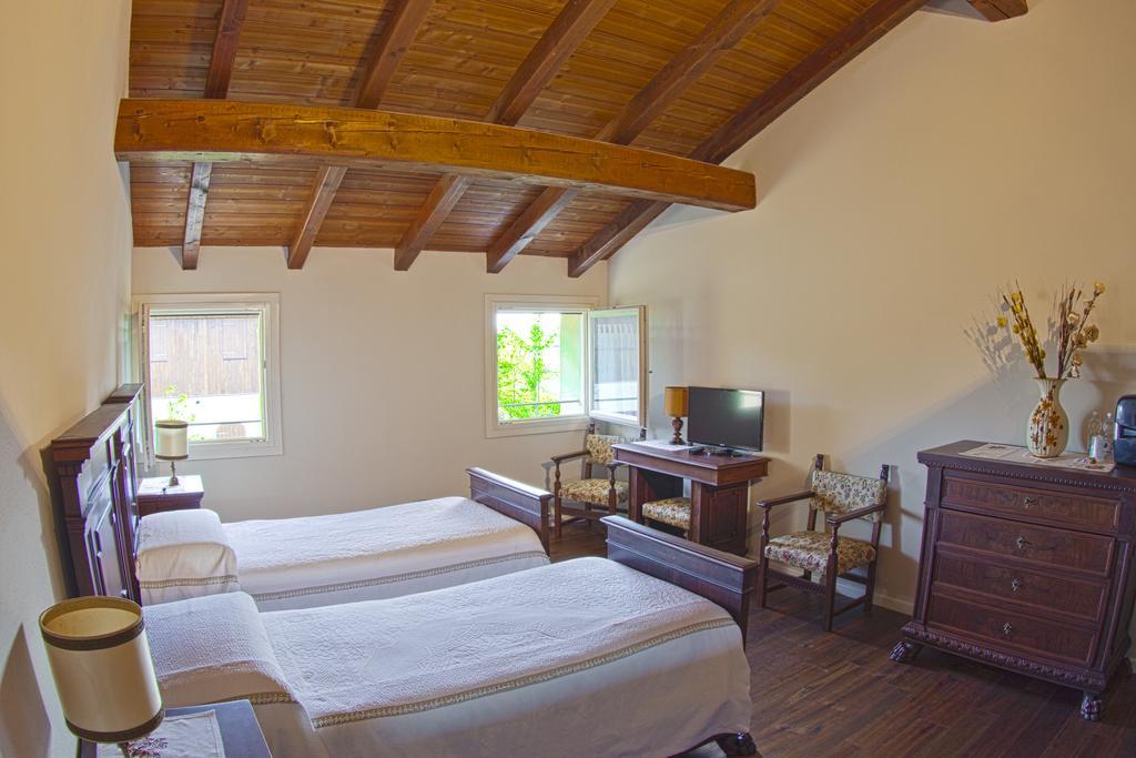Locanda Del Toro Calderara di Reno Bagian luar foto