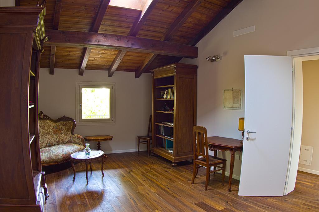 Locanda Del Toro Calderara di Reno Bagian luar foto