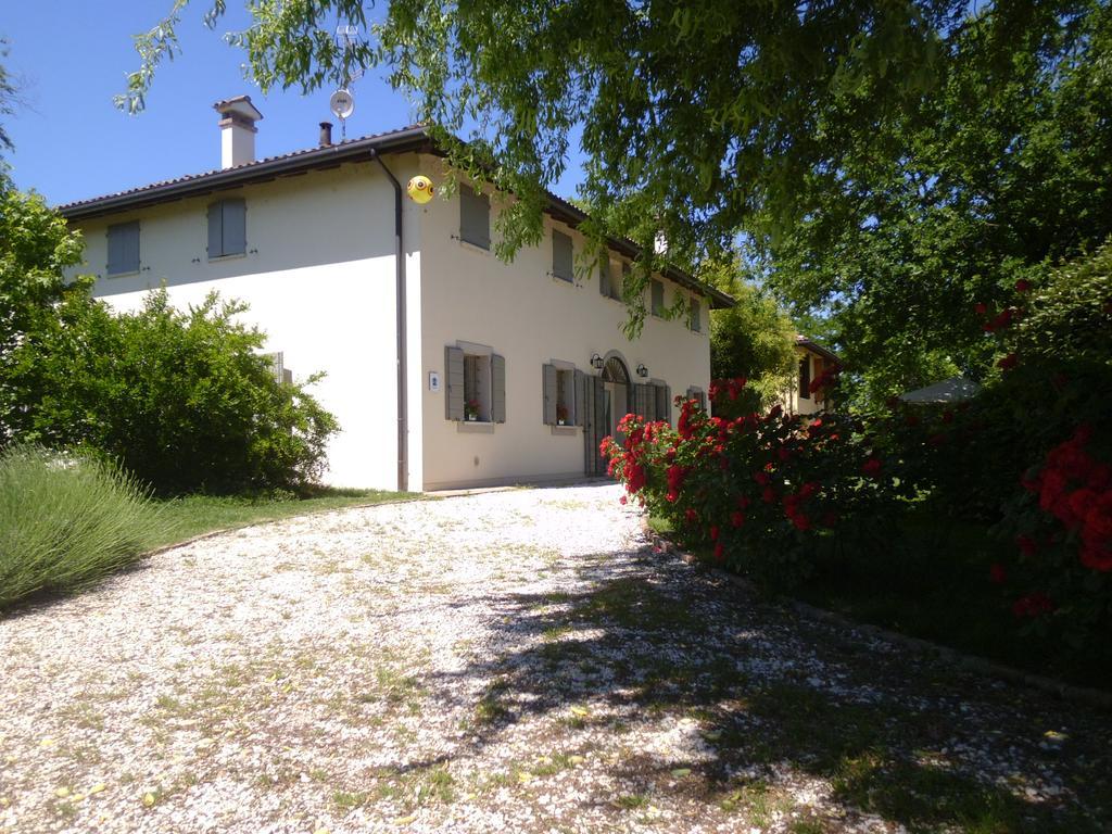 Locanda Del Toro Calderara di Reno Bagian luar foto